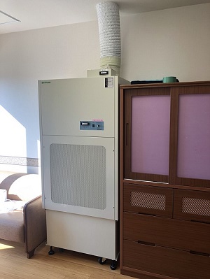 旧排気型の陰圧装置です